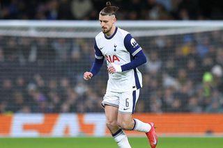 Radu Drăgușin nu apare pe lista de Champions League a lui Tottenham