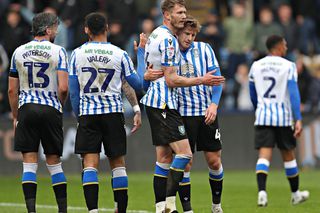 Echipa din Anglia cu 4 titluri e în vrie » Jucătorii amenință că nu se vor prezenta la startul campionatului