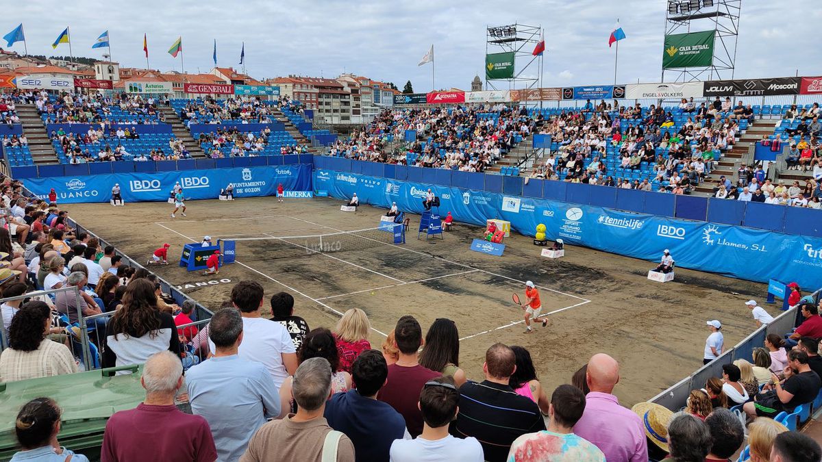 Imagini fenomenale cu turneul de tenis pe plajă din Luanco