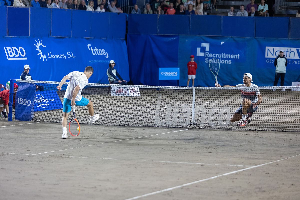Imagini fenomenale cu turneul de tenis pe plajă din Luanco