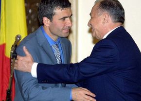 Întâmplarea uitată cu Ion Iliescu și Gică Hagi: „Era să-și rupă piciorul. Ploua și a alunecat pe marmură”