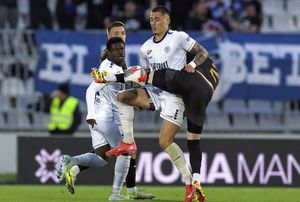 Posibila adversară a celor de la FCSB vrea să aducă un jucător de la AC Milan