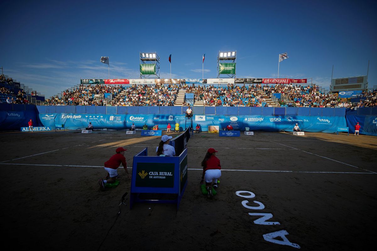 Imaginile verii! A început turneul de tenis cu teren inundat de apele Atlanticului » Ce nume mari participă