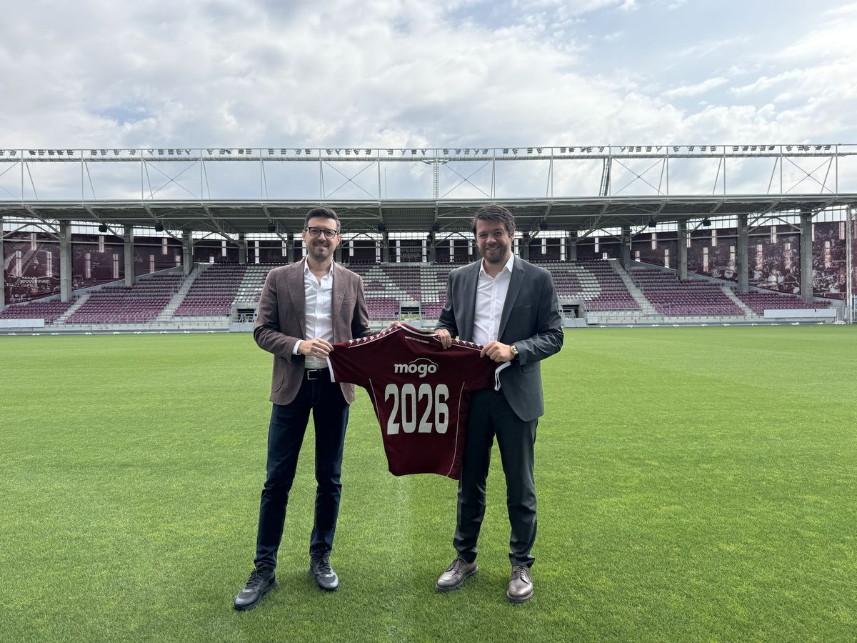 Mogo România continuă parteneriatul cu FC Rapid și face un pas în față: sponsor oficial pe tricourile echipei giuleștene