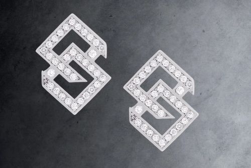 Cerceii Unbreakable din colecția lansată de Paul Pogba sunt cele mai accesibile bijuterii ca preț, costând 674 de RON / Foto: Elke Berr