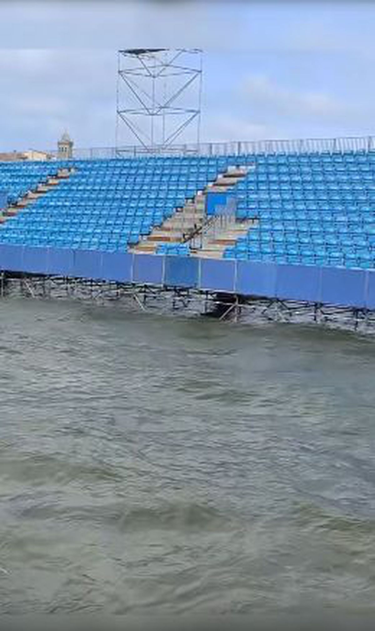 Imagini fenomenale cu turneul de tenis pe plajă din Luanco