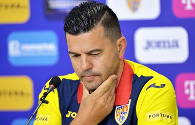 ROMÂNIA - SPANIA // Intră în dezbatere! Ce echipă de start crezi că ar trebui să folosească selecționerul? 4-3-3 sau 4-2-3-1?