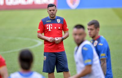 ROMÂNIA - SPANIA / Păreri pro și contra primului „11” trimis de selecționerul României: „Mi-aș fi dorit mai mulți jucători de la U21” / „A gândit excelent”