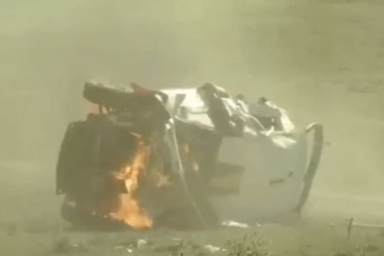 Mașina celebrului pilot Simone Tempestini, Citroen C3 R5, evaluată la aproximativ 300.000 de euro, a luat foc după ce italianul s-a răsturnat de mai multe ori, „plutind” pentru câteva momente și în aer