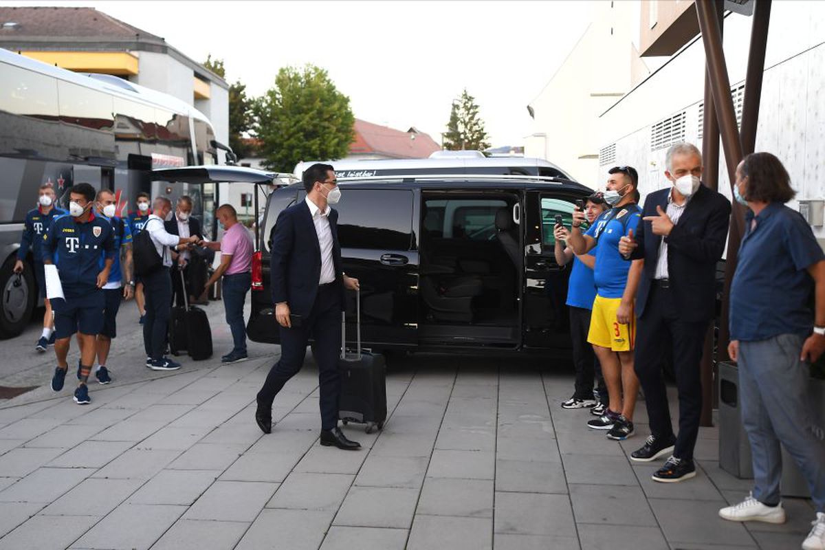 Austria - România. VIDEO+FOTO Cine i-a așteptat pe „tricolori” la hotelul din Austria