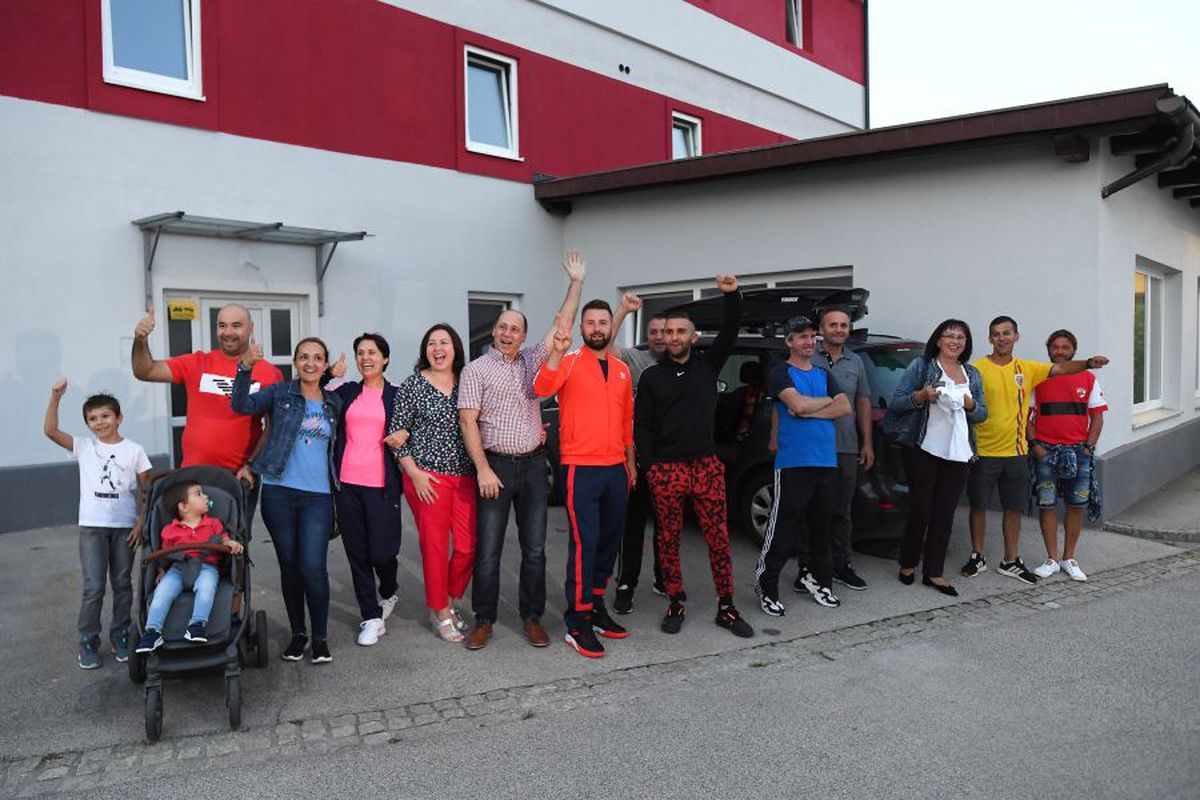 Austria - România. VIDEO+FOTO Cine i-a așteptat pe „tricolori” la hotelul din Austria