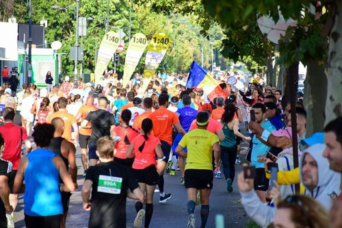 Cea de-a zecea ediție a Semimaratonului București a continuat astăzi
