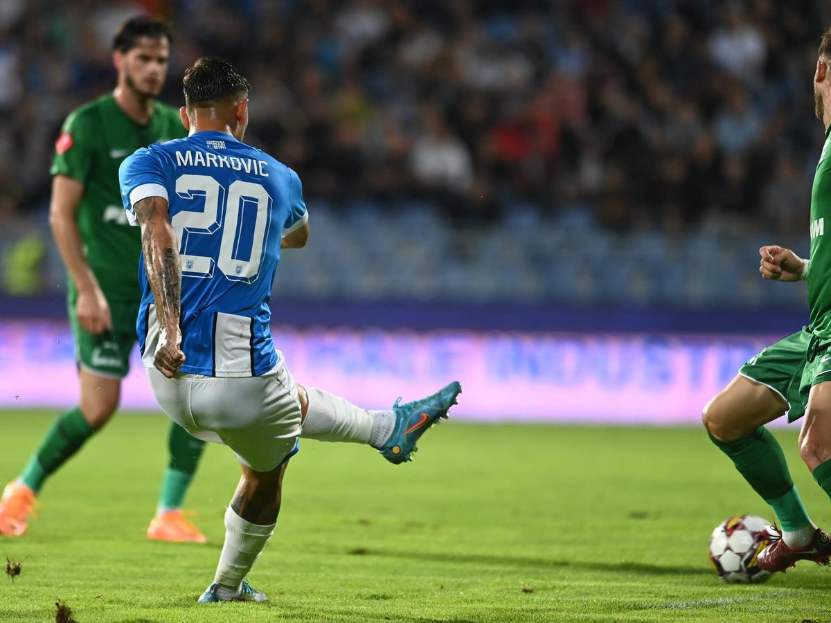 FOTO CS Universitatea Craiova - Farul