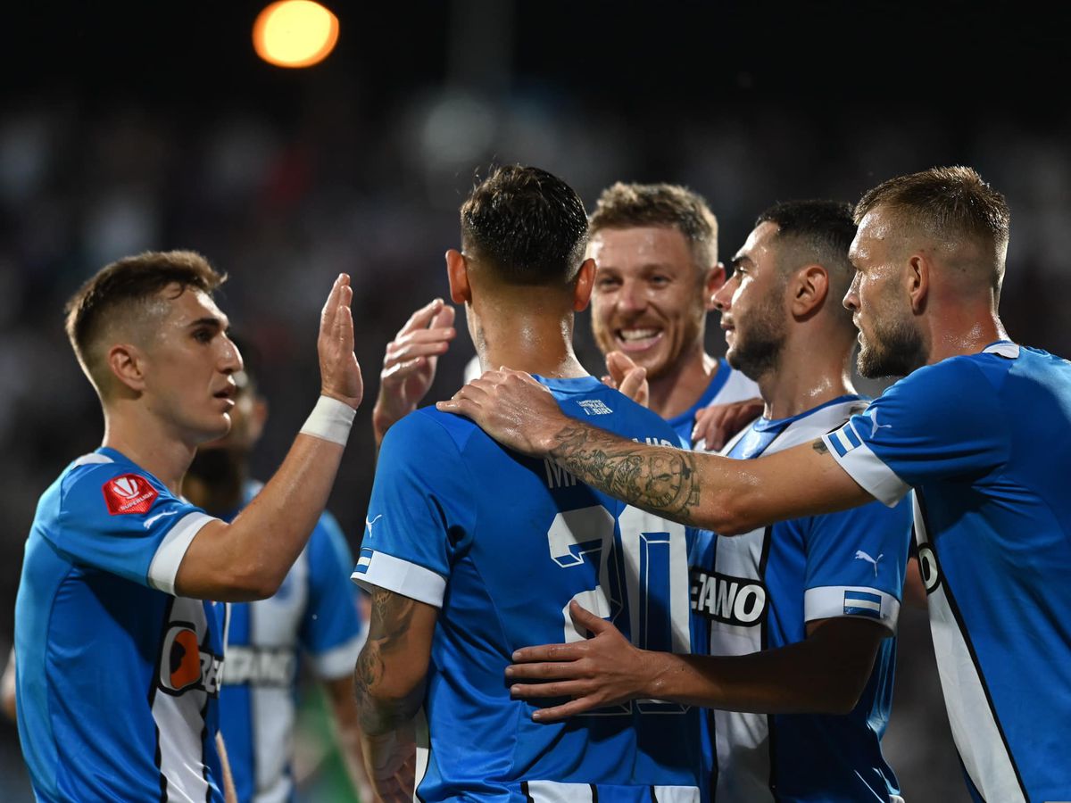 FOTO CS Universitatea Craiova - Farul