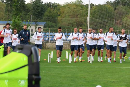 Naționala de fotbal a României se pregătește la Mogoșoaia FOTO: FRF