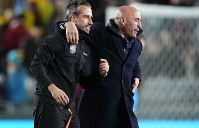 Fostul selecționer al Spaniei, intruziune în cantonament: „Ne cerea să lăsăm ușa la cameră deschisă și ne întreba ce avem în genți”