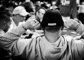 7 dintre cele mai bizare și nebunești întâmplări ce au avut loc la mesele de poker