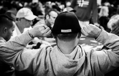 7 dintre cele mai bizare și nebunești întâmplări ce au avut loc la mesele de poker