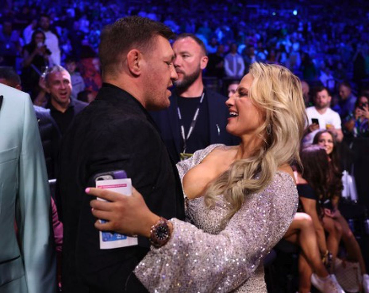„Bombardiera blondă din box”, presupusa amantă a lui Conor McGregor, primele declarații despre luptător: „Îmi pare rău de el”