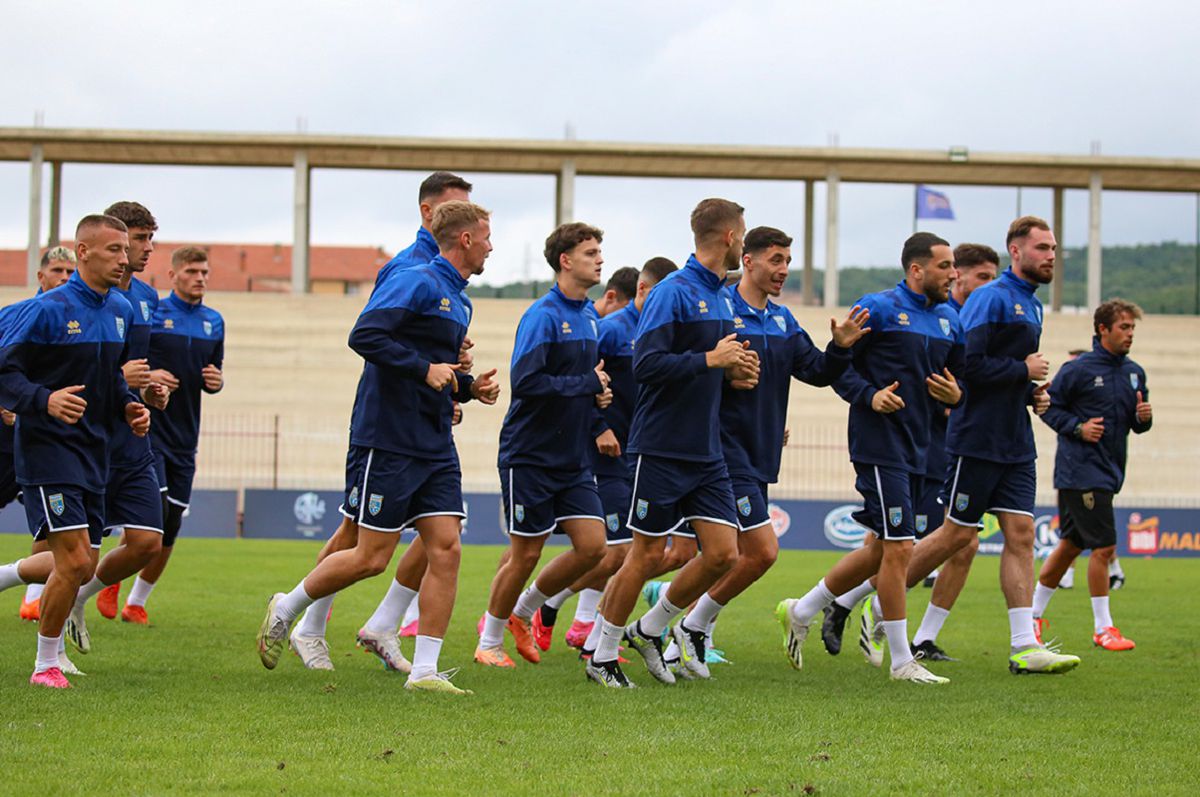 Franco Foda, notițe antrenament Kosovo