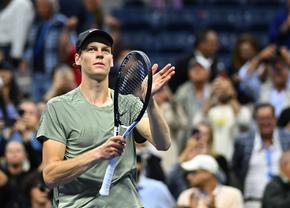 Jannik Sinner l-a învins pe Medvedev și e în premieră în semifinale la US Open
