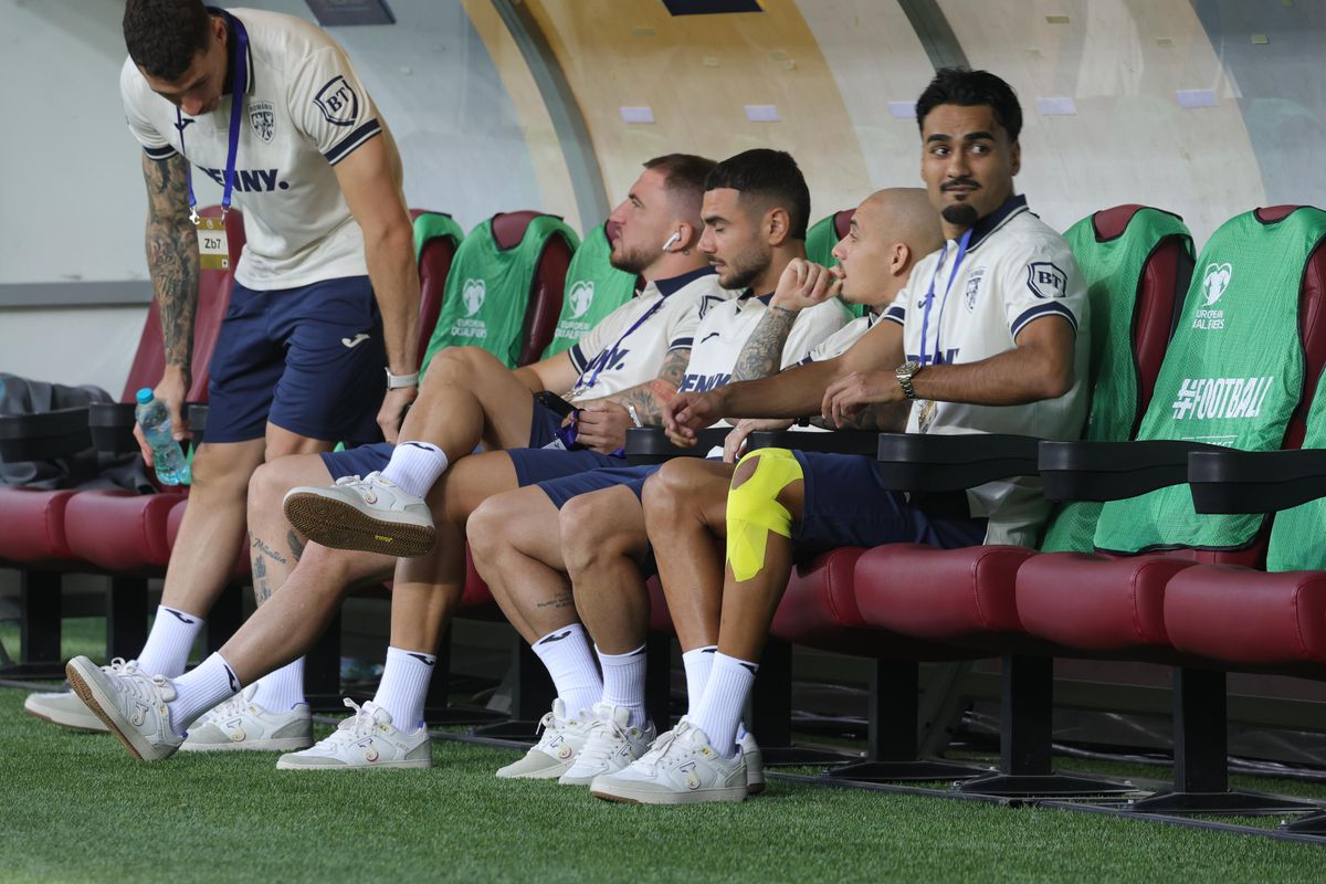 Decizia lui Mircea Lucescu l-a înfuriat pe Mihai Stoica: „Păi bagă-l să joace! Nu-l ține pe bancă!”