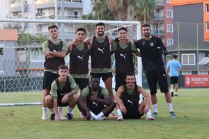 Președintele lui Alanyaspor: „Ne punem mari speranțe în fiul marii legende a fotbalului turc” » Primele imagini cu Ianis Hagi de la antrenament