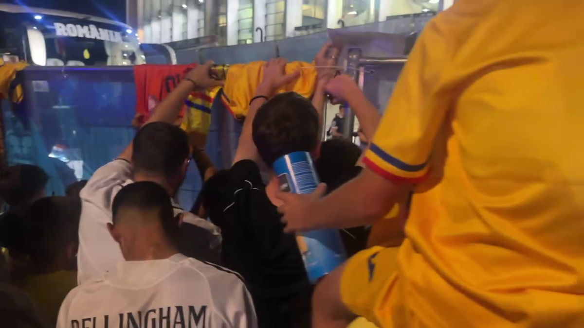 Scene penibile: generația de suflet, ascunsă de copii prin garduri de doi metri! Ce nu s-a văzut la TV, după umilința din România - Canada