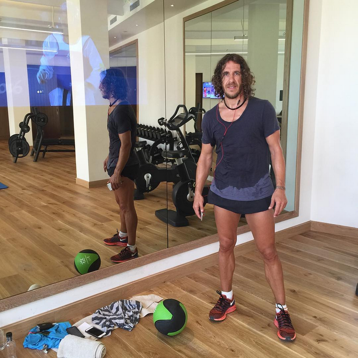 Scandal în Spania! Carles Puyol, „guru” la un eveniment controversat pentru „bărbați derutați și pustii pe dinăuntru”: „Dumnezeu a cerut un congres”