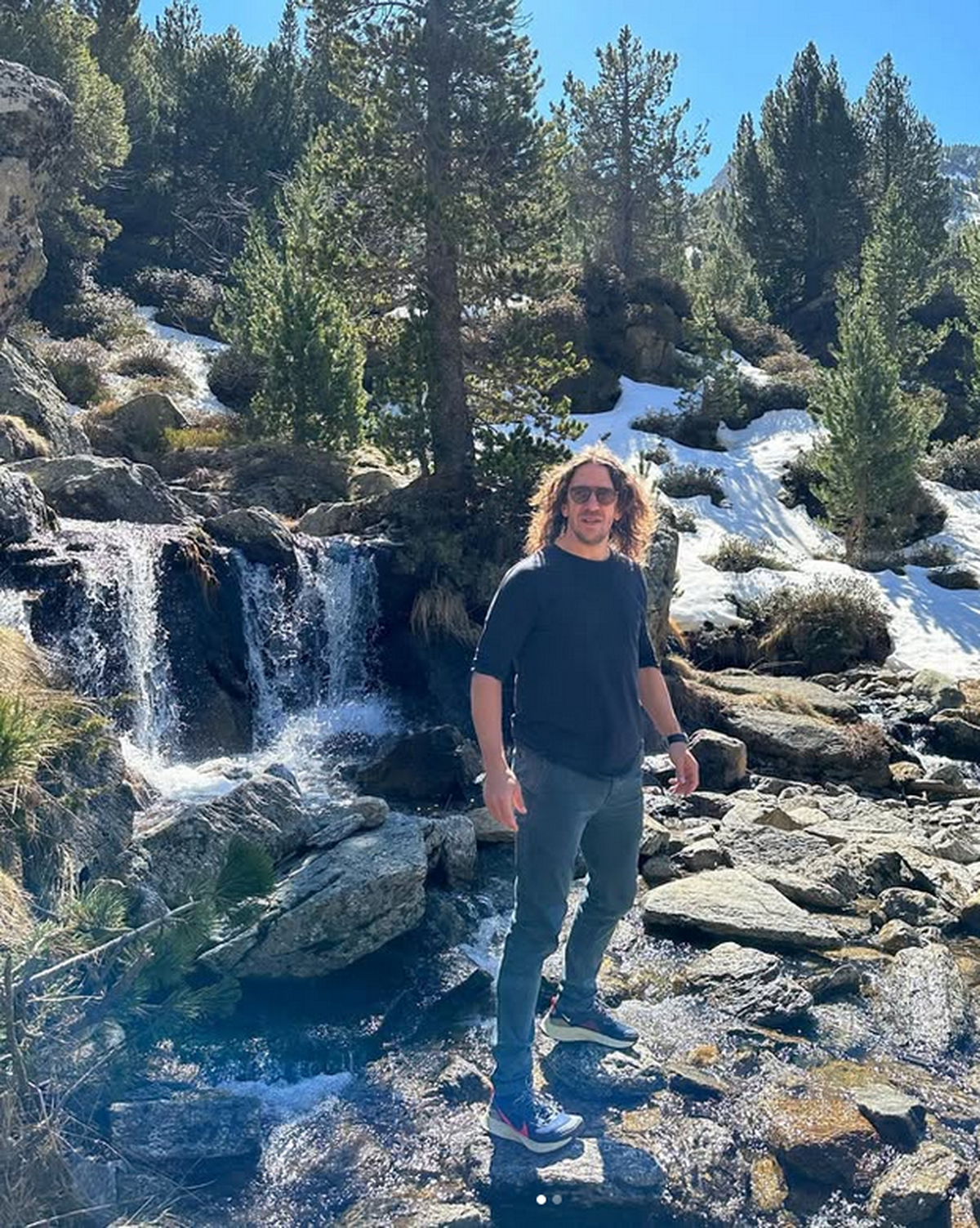 Incredibila transformare a lui Carles Puyol » S-a retras în munți, are o companie bazată pe realitatea virtuală și s-a apucat de acroyoga: „Nu faceți așa ceva acasă!”