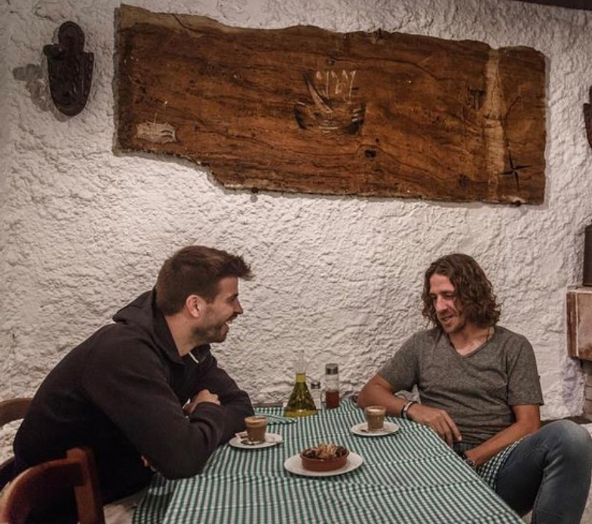 Incredibila transformare a lui Carles Puyol » S-a retras în munți, are o companie bazată pe realitatea virtuală și s-a apucat de acroyoga: „Nu faceți așa ceva acasă!”