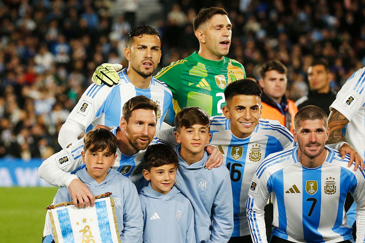 Imagini magnifice » Lionel Messi a jucat ultimul meci acasă, în Argentina! A avut copiii alături și a plâns în fața unui stadion care îi striga numele