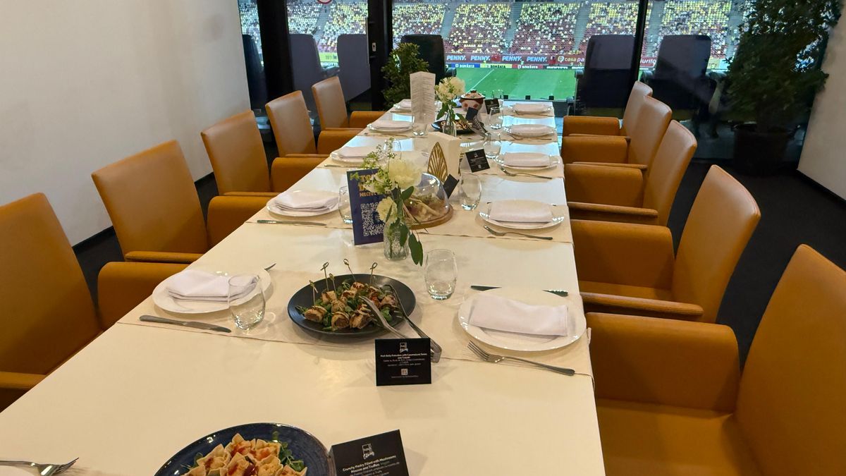 Loja lui Burleanu, la România - Canada