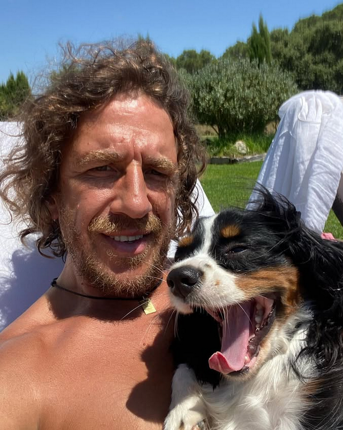 Incredibila transformare a lui Carles Puyol » S-a retras în munți, are o companie bazată pe realitatea virtuală și s-a apucat de acroyoga: „Nu faceți așa ceva acasă!”