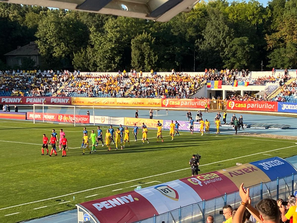 Cum spun kosovarii că au fost tratați la Iași + selecționerul Curelea, declarații comice în conferință