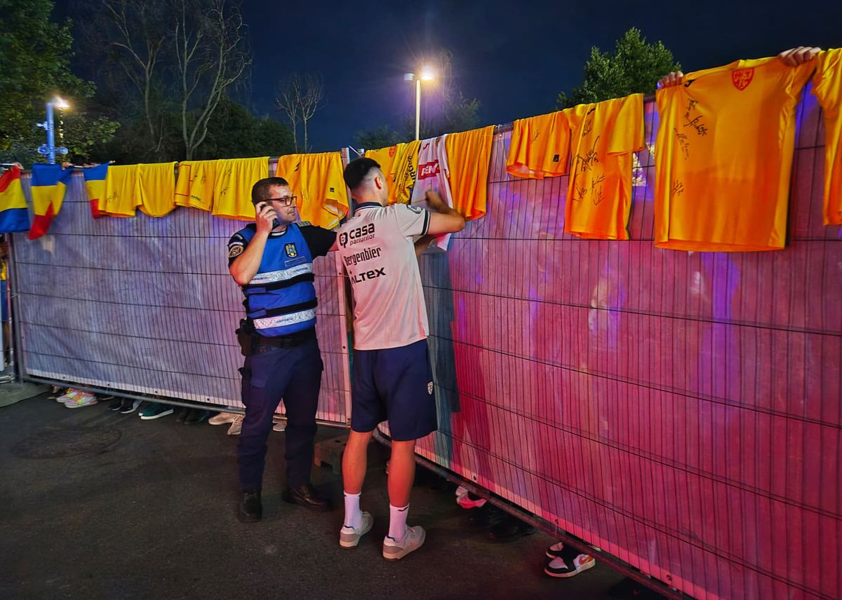 Scene penibile: generația de suflet, ascunsă de copii prin garduri de doi metri! Ce nu s-a văzut la TV, după umilința din România - Canada