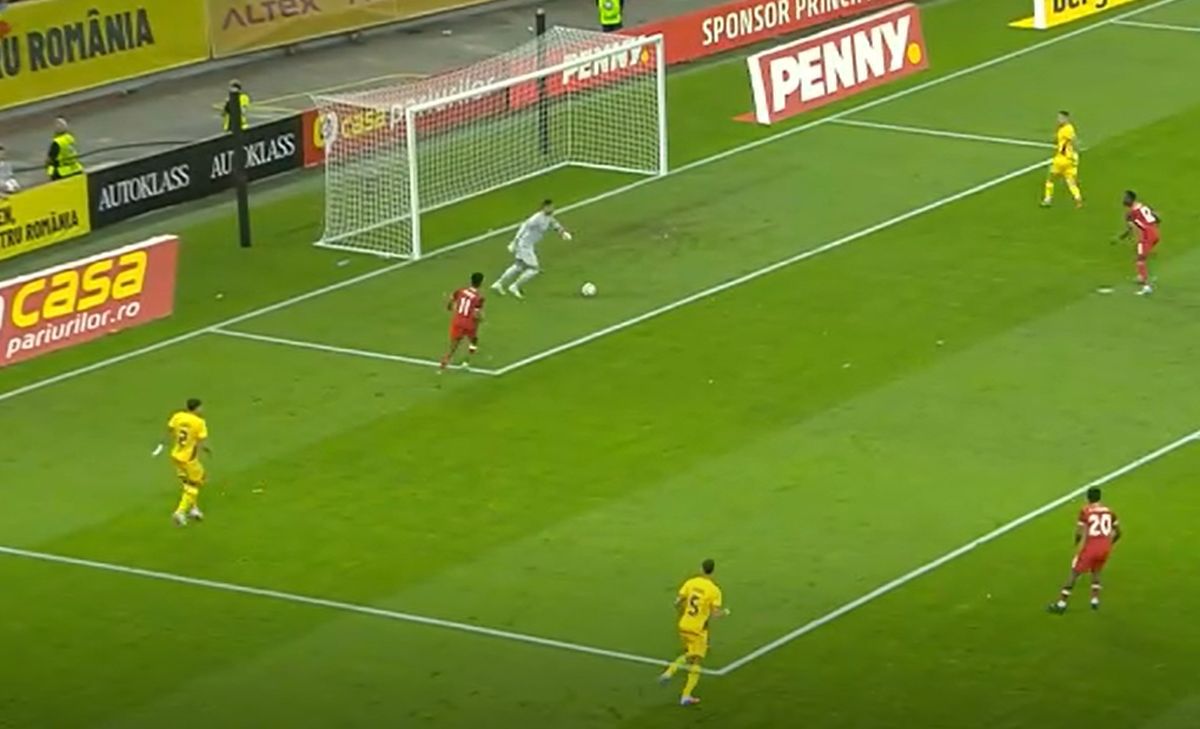 Ce prostie a făcut Moldovan în România - Canada! Reacția lui Lucescu, după gafa monumentală