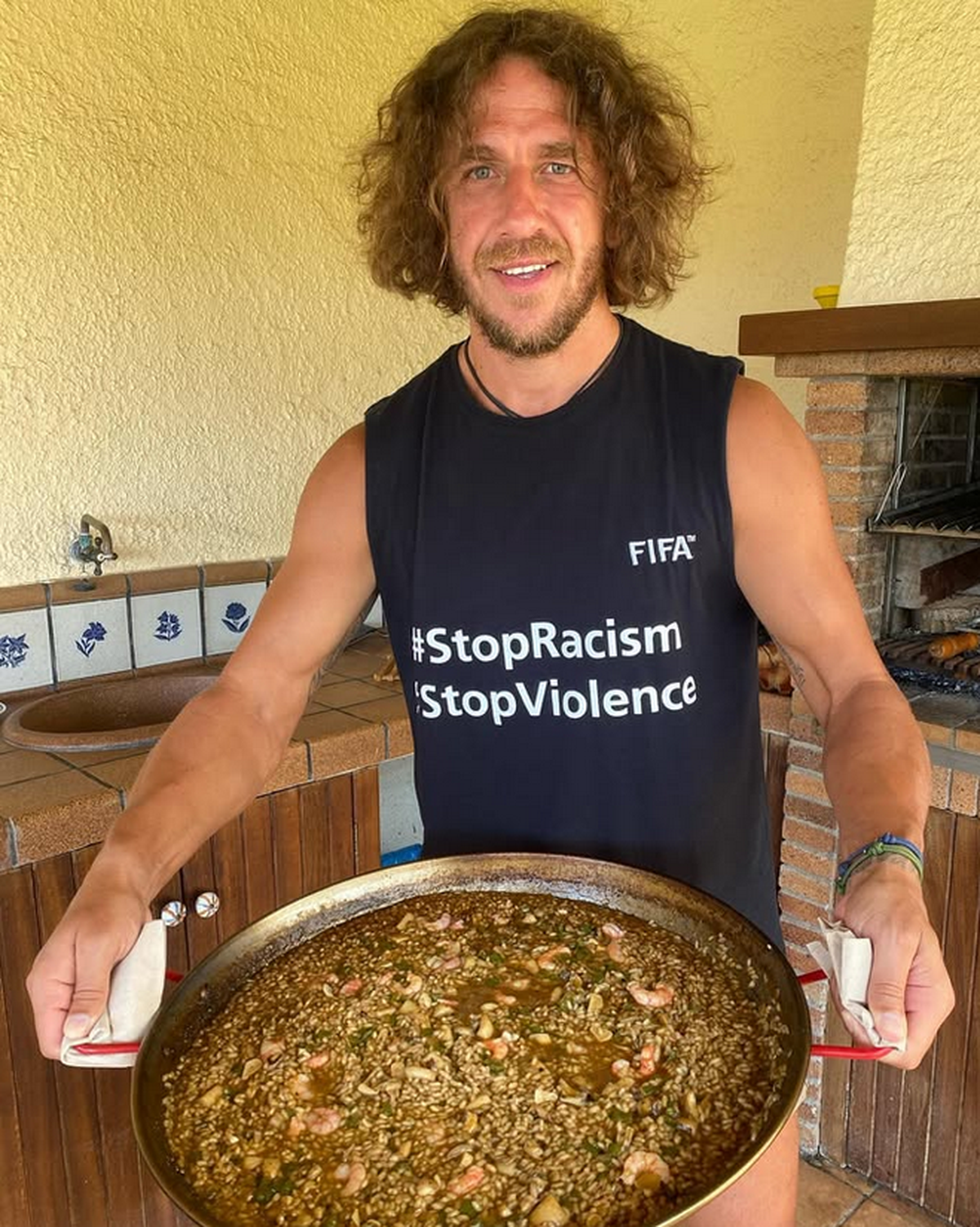 Incredibila transformare a lui Carles Puyol » S-a retras în munți, are o companie bazată pe realitatea virtuală și s-a apucat de acroyoga: „Nu faceți așa ceva acasă!”