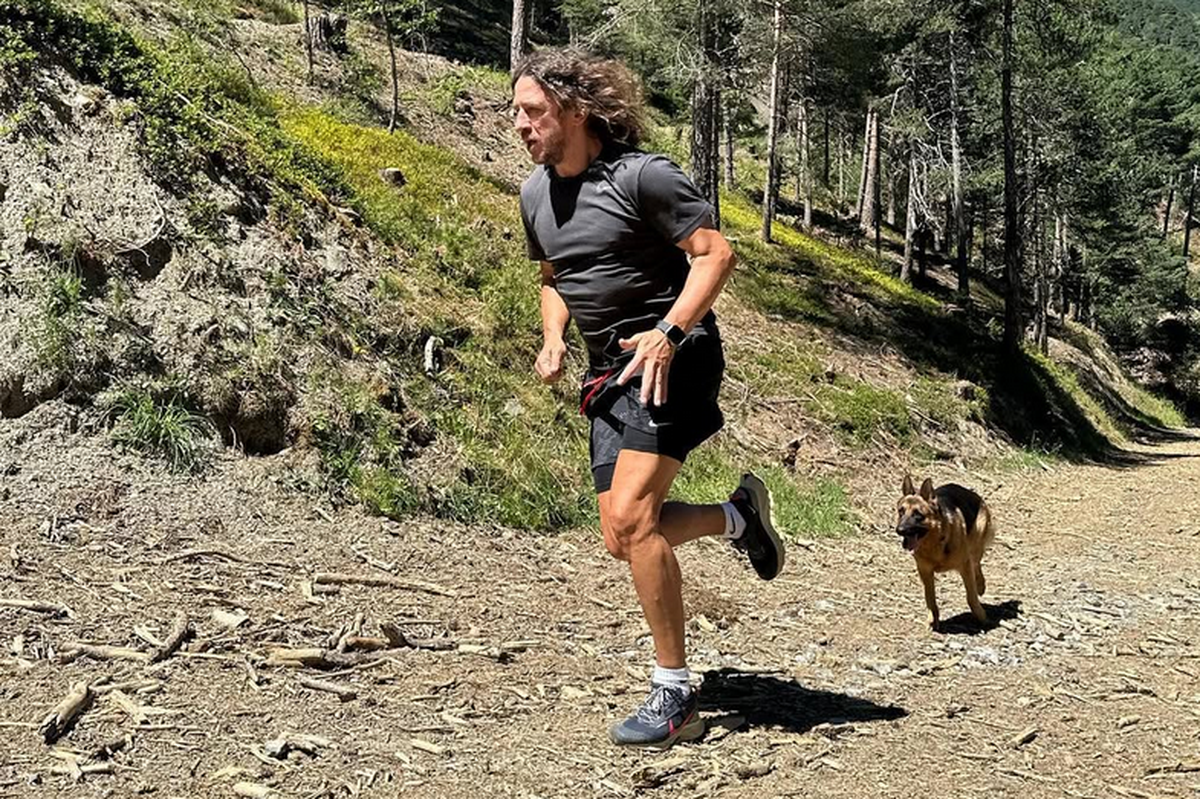 Incredibila transformare a lui Carles Puyol » S-a retras în munți, are o companie bazată pe realitatea virtuală și s-a apucat de acroyoga: „Nu faceți așa ceva acasă!”