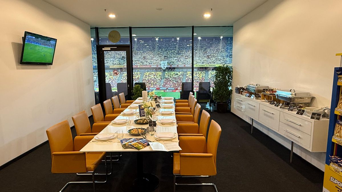 Loja lui Burleanu, la România - Canada