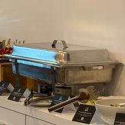 Loja lui Burleanu, la România - Canada/ foto: GSP