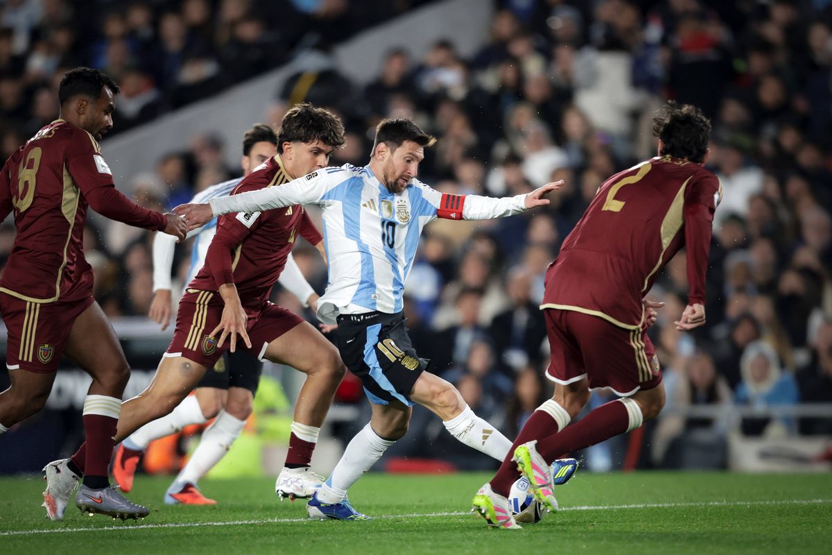 Imagini magnifice » Lionel Messi a jucat ultimul meci acasă, în Argentina! A avut copiii alături și a plâns în fața unui stadion care îi striga numele