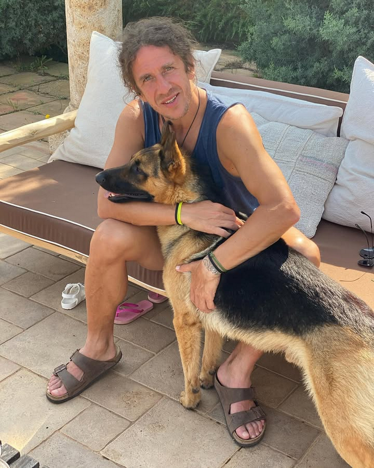 Incredibila transformare a lui Carles Puyol » S-a retras în munți, are o companie bazată pe realitatea virtuală și s-a apucat de acroyoga: „Nu faceți așa ceva acasă!”