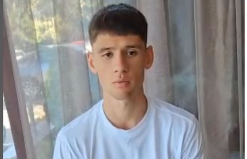 Vladislav Blănuță (23 de ani), jucătorul transferat de FCU Craiova la Dinamo Kiev, se află în centrul unui scandal, fiind acuzat de fani din cauza postărilor pro-ruse pe care le-a făcut în trecut pe rețelele de socializare.