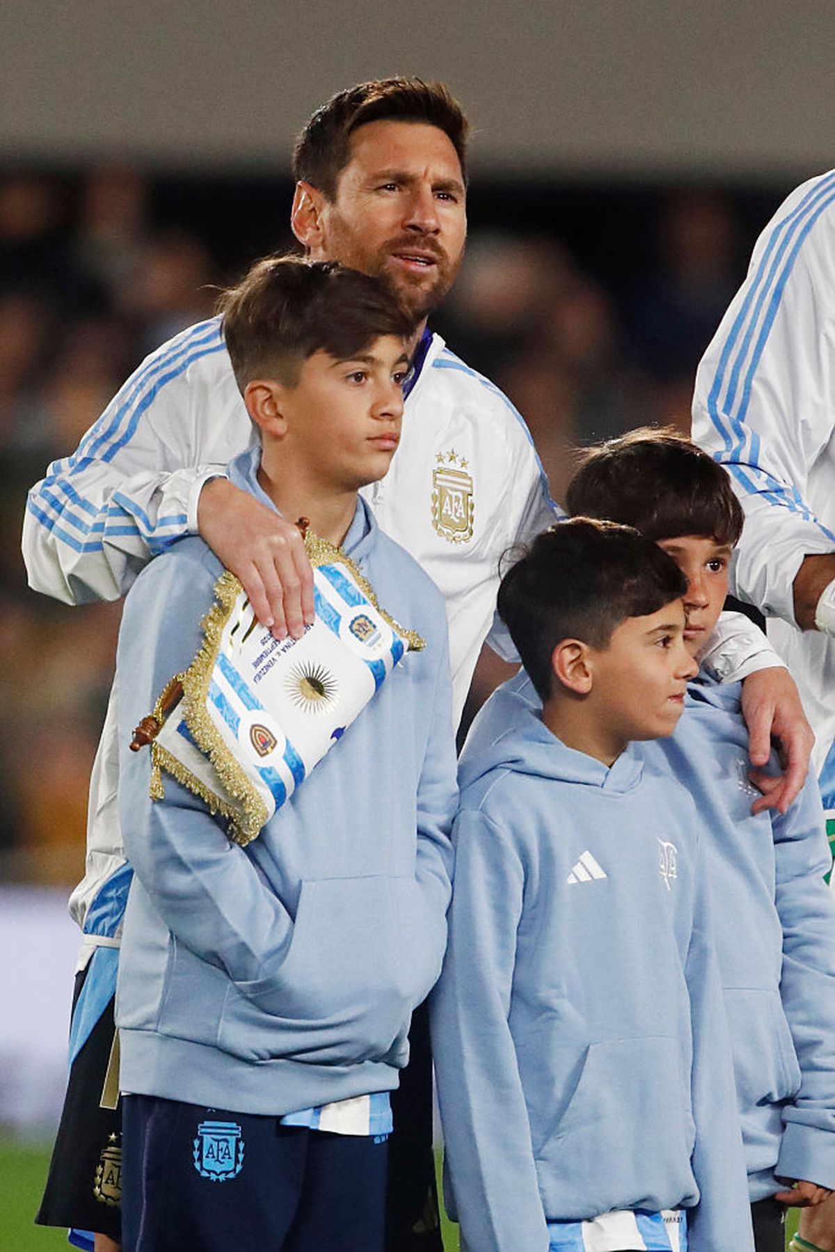 Imagini magnifice » Lionel Messi a jucat ultimul meci acasă, în Argentina! A avut copiii alături și a plâns în fața unui stadion care îi striga numele