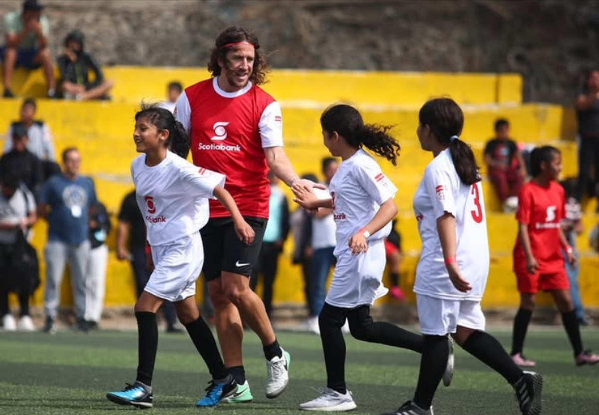 Incredibila transformare a lui Carles Puyol » S-a retras în munți, are o companie bazată pe realitatea virtuală și s-a apucat de acroyoga: „Nu faceți așa ceva acasă!”