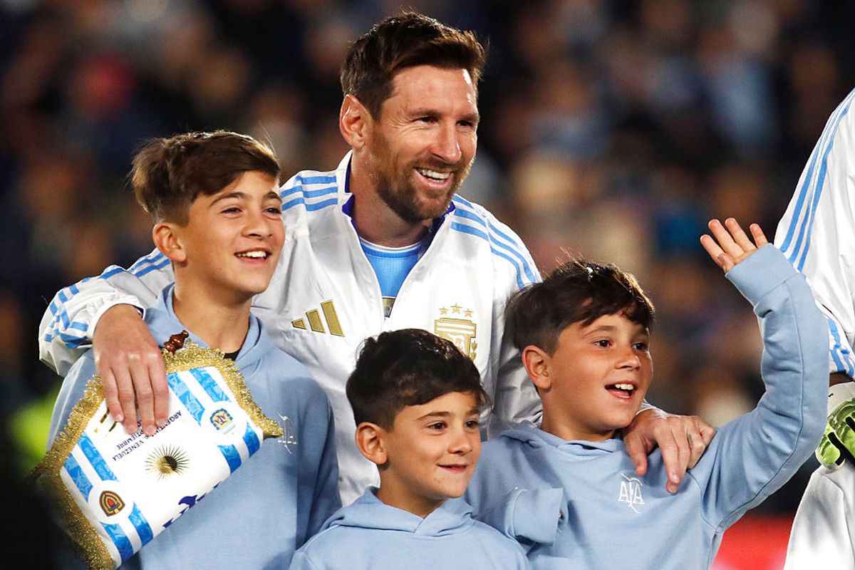Lionel Messi a izbucnit în lacrimi înainte de Argentina - Venezuela