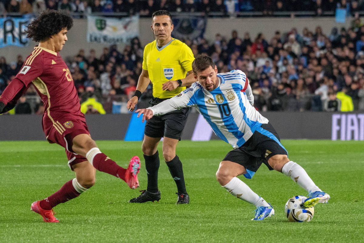 Lionel Messi a izbucnit în lacrimi înainte de Argentina - Venezuela
