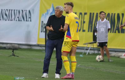 Băgat în ședință de Mircea Lucescu la marginea terenului » Selecționerul, exasperat de faza din minutul 69