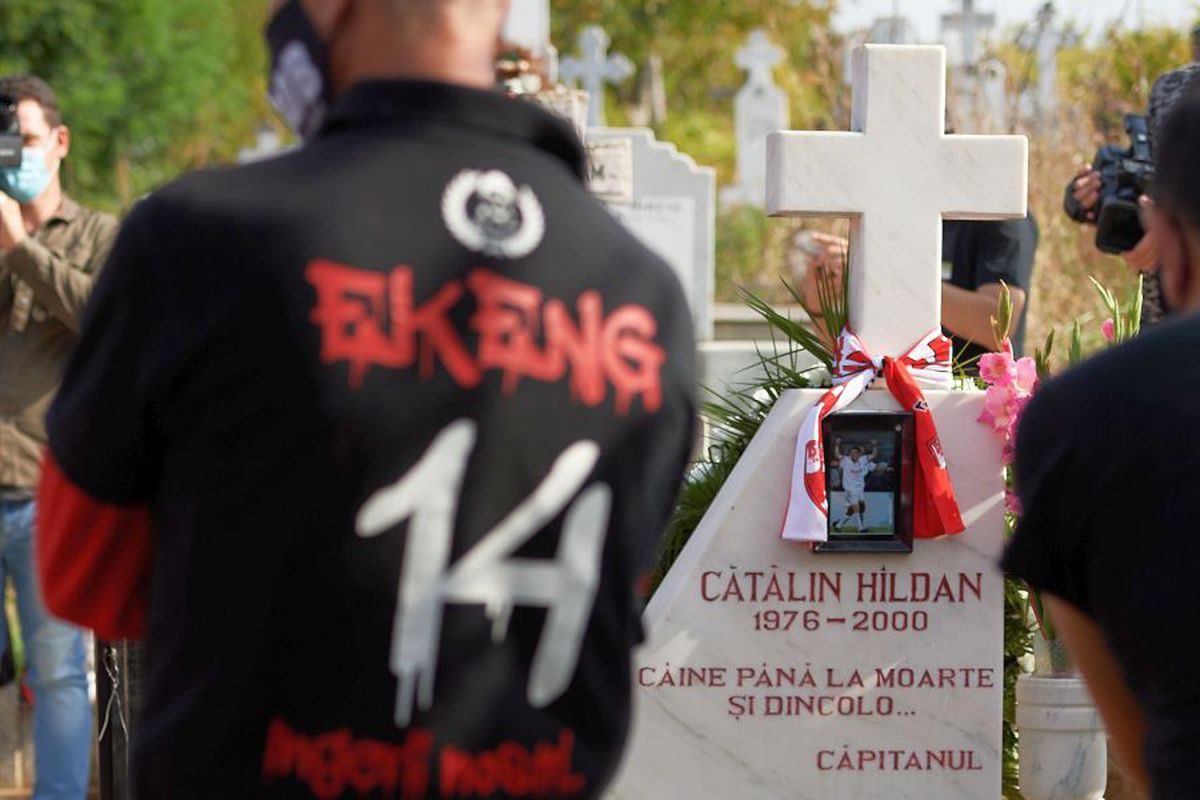 VIDEO Cosmin Contra și jucătorii lui Dinamo au mers azi la mormântul lui Cătălin Hîldan » Momente emoționante la Brănești